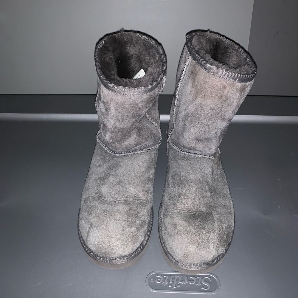 Gray size 6 short uggs